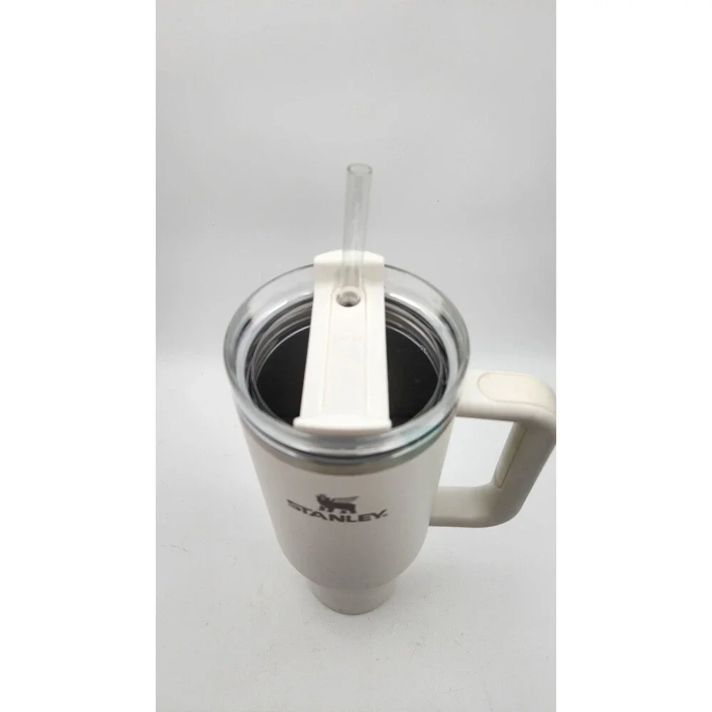 Stanley The Quencher H2.0 FlowState Tumbler 40oz/1.18L White w/ Lid & Straw - Picture 4 of 9